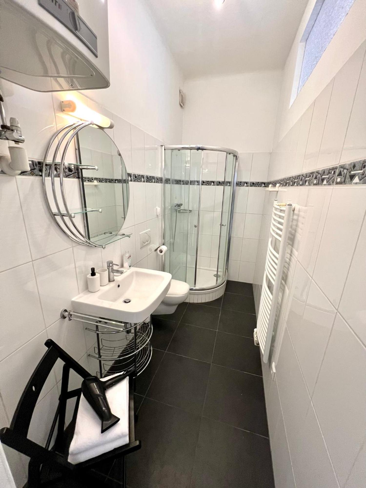Cozy City Retreat - By Nahuen Suites Graz Kültér fotó
